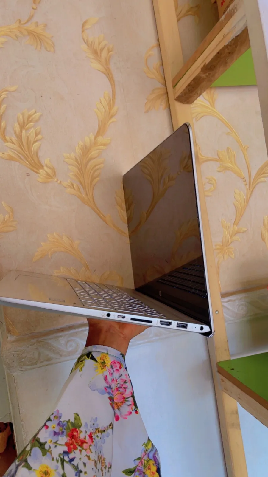 HP Envy notebook — photo 2 of 5