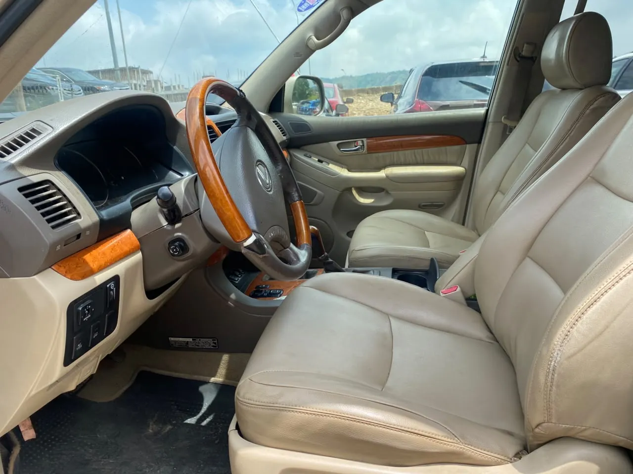 Lexus GX470 — photo 3 of 6