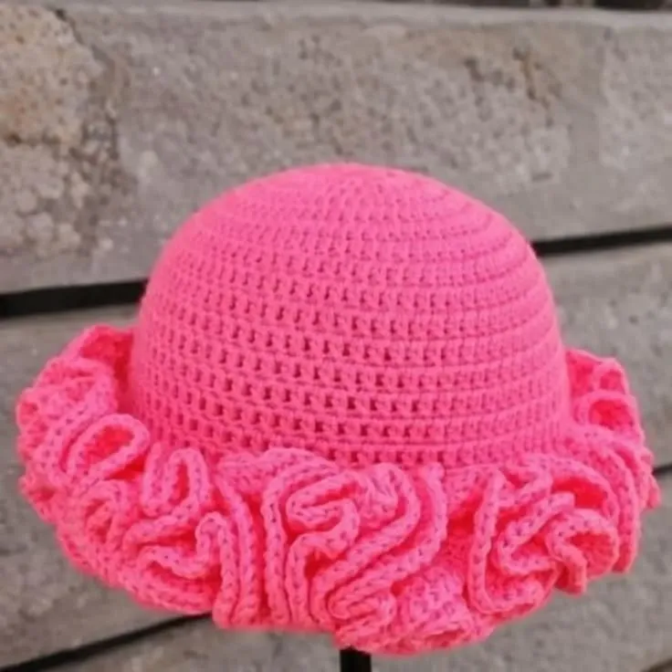 Ruffle hat — photo 1 of 6