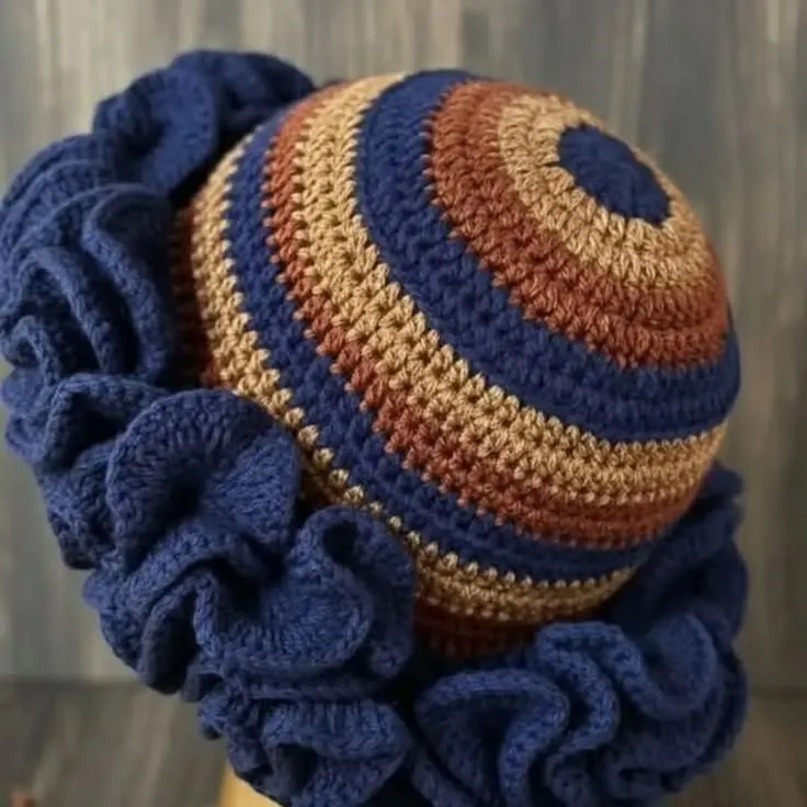 Ruffle hat — photo 5 of 6