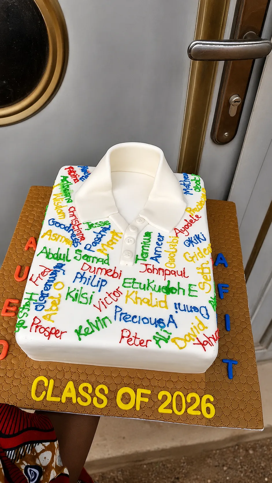 Sign out shirt themed cake