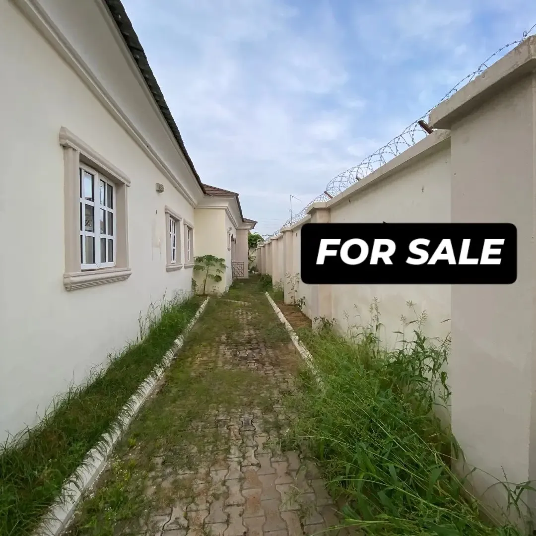 5 BEDROOM BUNGALOW WITH BQ FOR SALE❗️ — photo 4 of 12