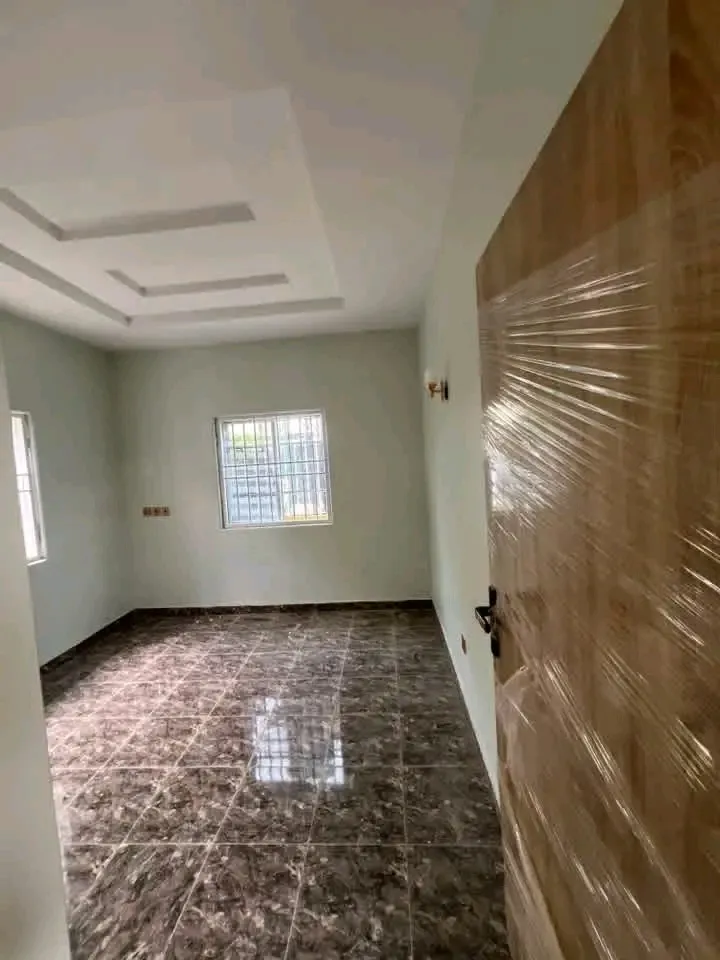 5 UNITS OF 1 BEDROOM — photo 3 of 9