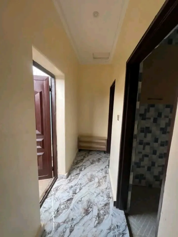 5 UNITS OF 1 BEDROOM — photo 4 of 9