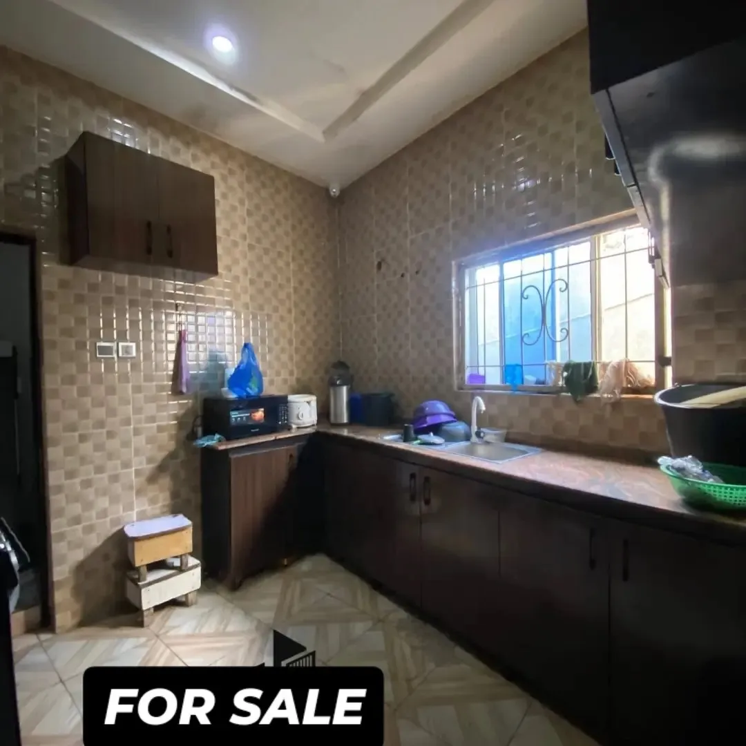 3 BEDROOM BUNGALOW WITH BQ FOR SALE❗️ — photo 9 of 12