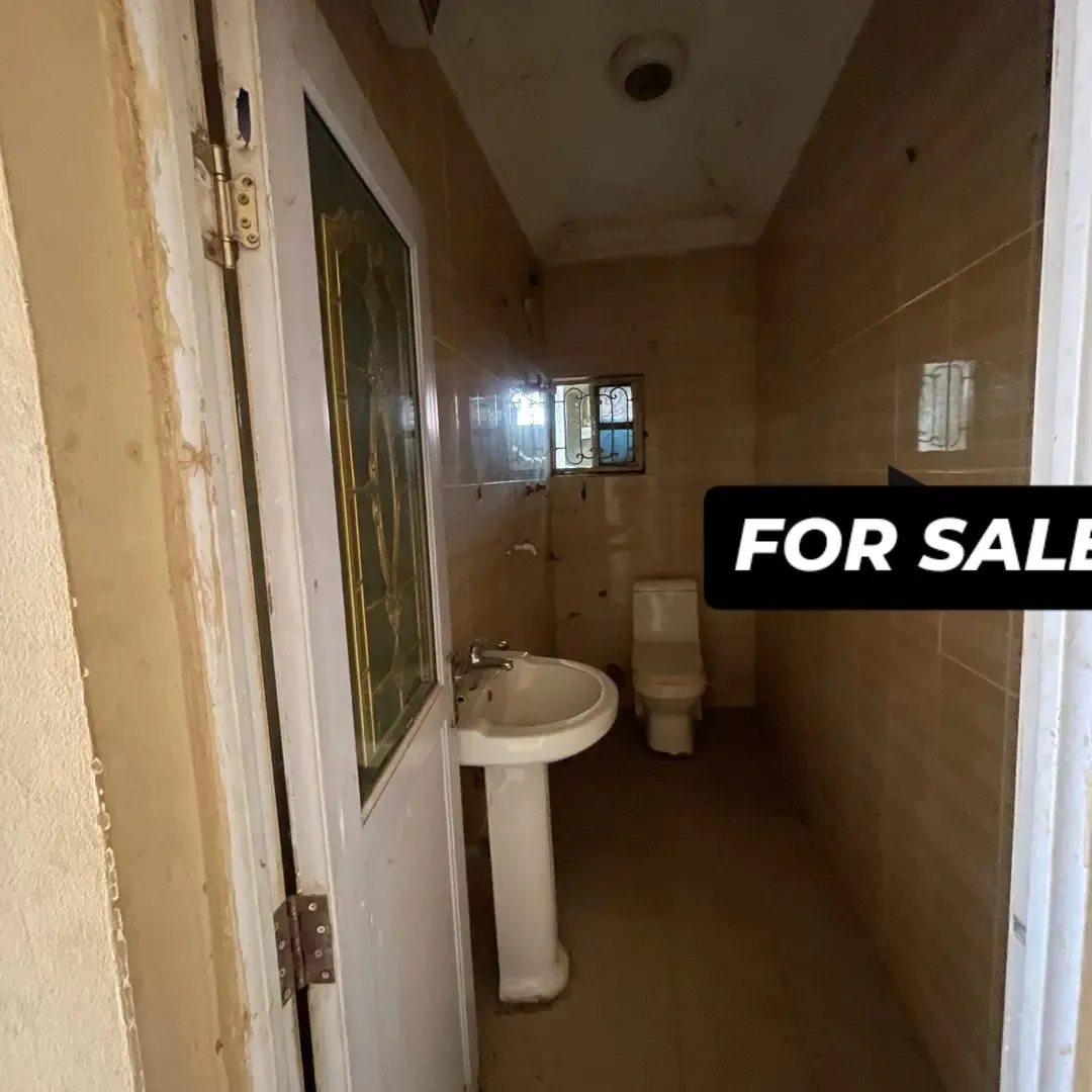 ONE UNIT OF 3 BEDROOM & TWO UNIT OF 2 BEDROOMS WITH A SINGLE SELF CONTAIN FOR SALE ❗️ — photo 4 of 12