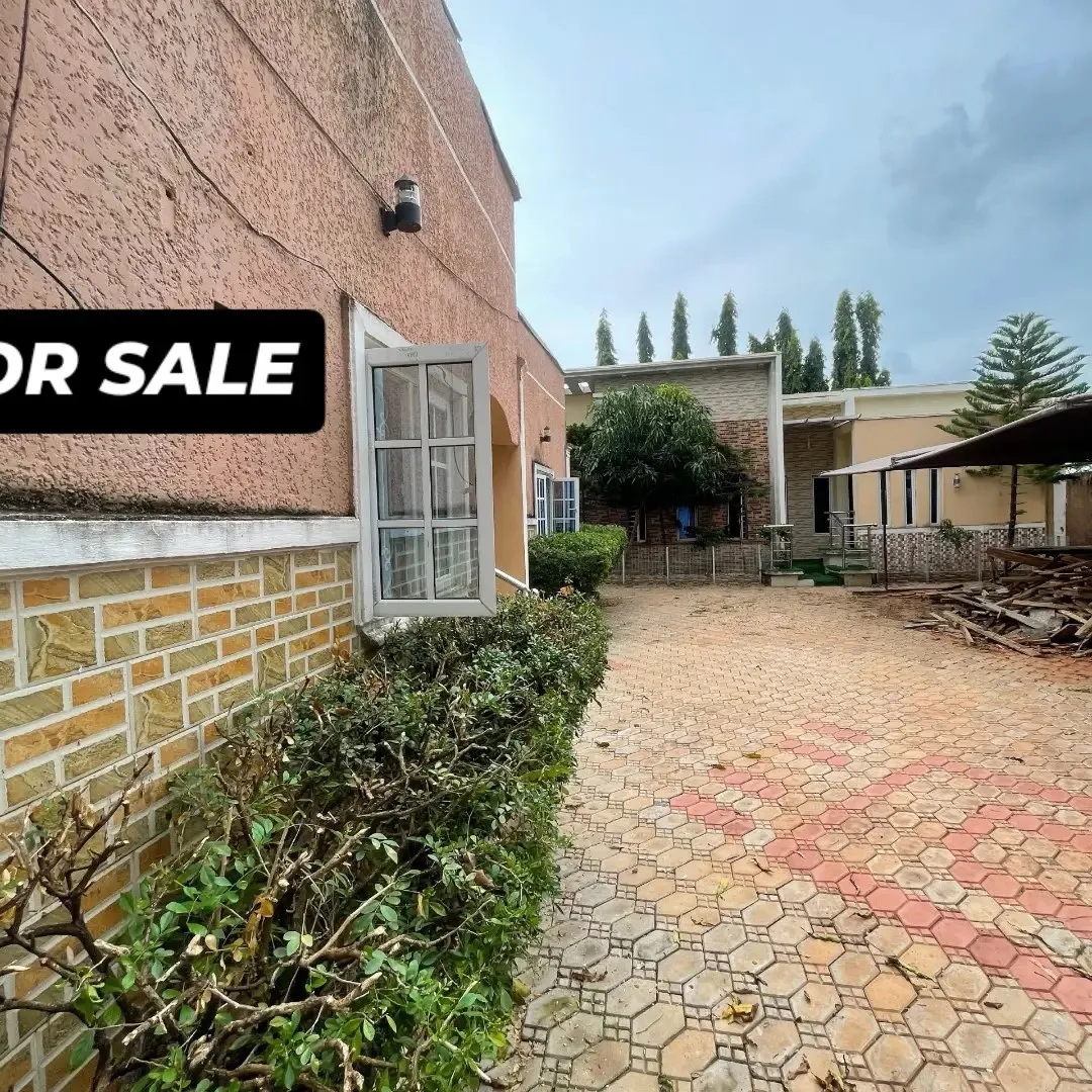 ONE UNIT OF 3 BEDROOM & TWO UNIT OF 2 BEDROOMS WITH A SINGLE SELF CONTAIN FOR SALE ❗️ — photo 6 of 12